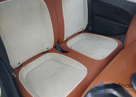 2017 Volkswagen Beetle #Pinkbeetle/1.8T Classic/1.8T S/1.8T Se/1.8T Sel z USA, uszkodzony, nr VIN 3VW517AT9HM808499